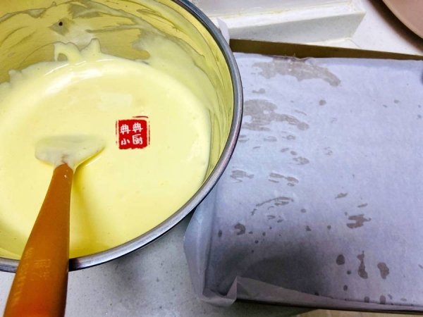 蛋糕卷怎么做不开裂-蛋糕卷的制作方法和步骤6